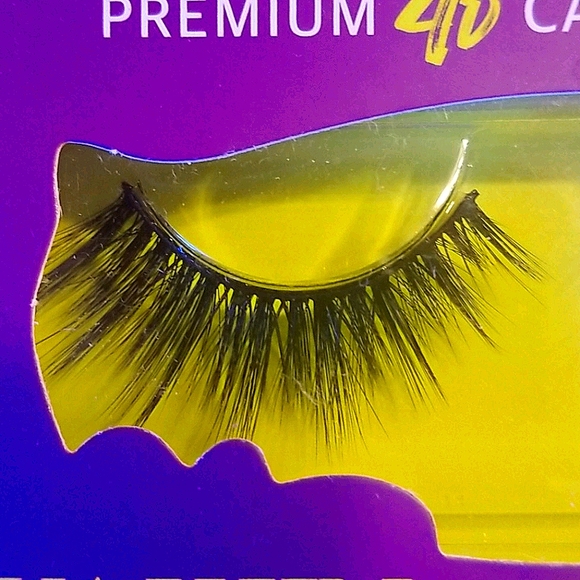 Cashmere 4D Lashes - Sassy - Picture 2 of 3